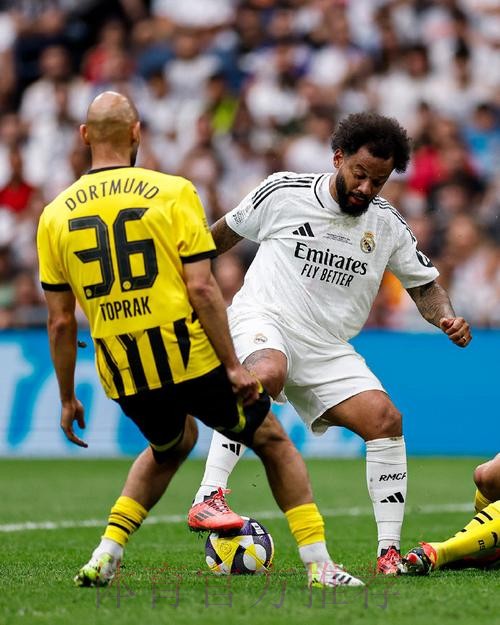 欧冠-皇马3-0布拉加 巴西双星传射迪亚斯破门